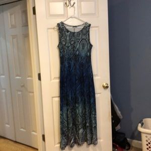 Sleeveless maxi dress